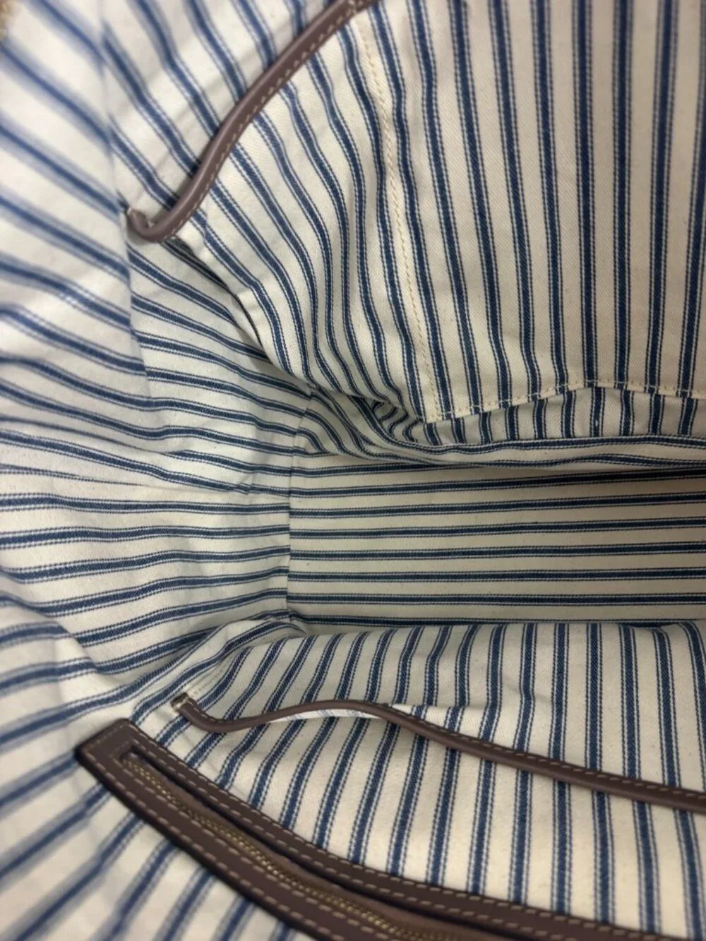 Dooney & Bourke brand dooney
